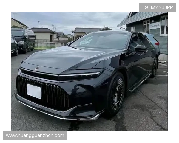 皇冠轿车外观设计时尚大气,彰显尊贵身份与品味 皇冠轿车外观设计时尚大气,彰显尊贵身份与品味